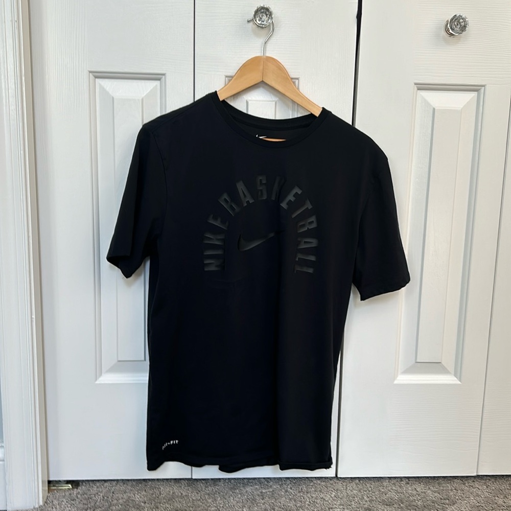 Nike Men’s basketball shirt